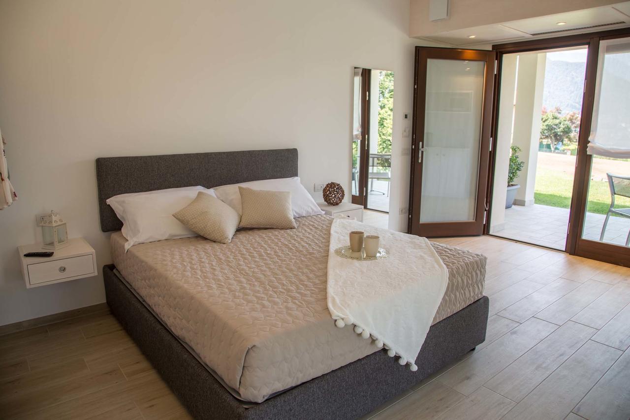 Villa La Rosa B&B Беладжо Екстериор снимка