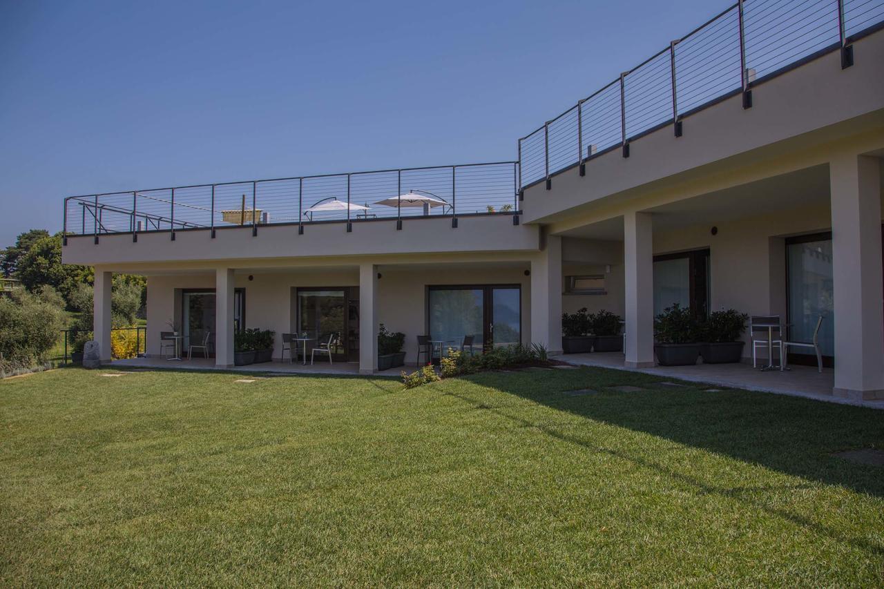 Villa La Rosa B&B Беладжо Екстериор снимка